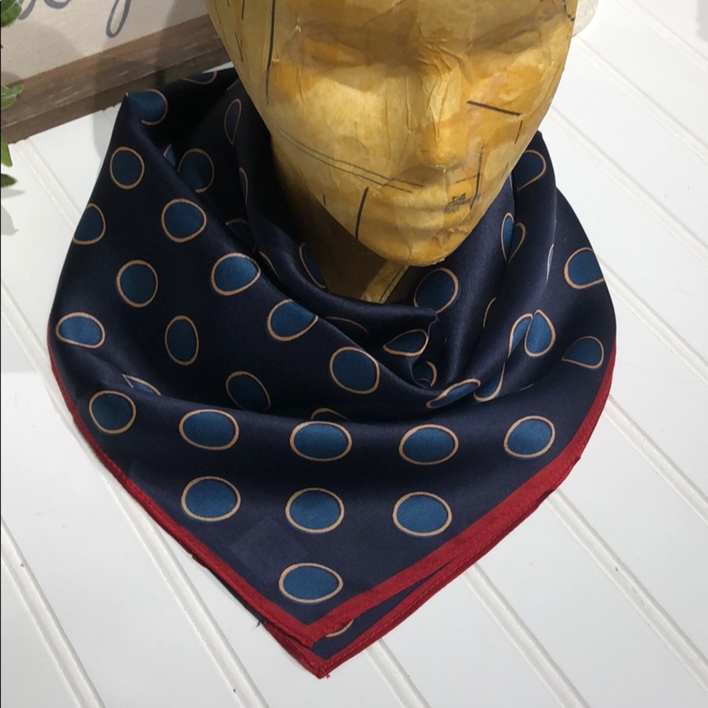 Halogen scarf